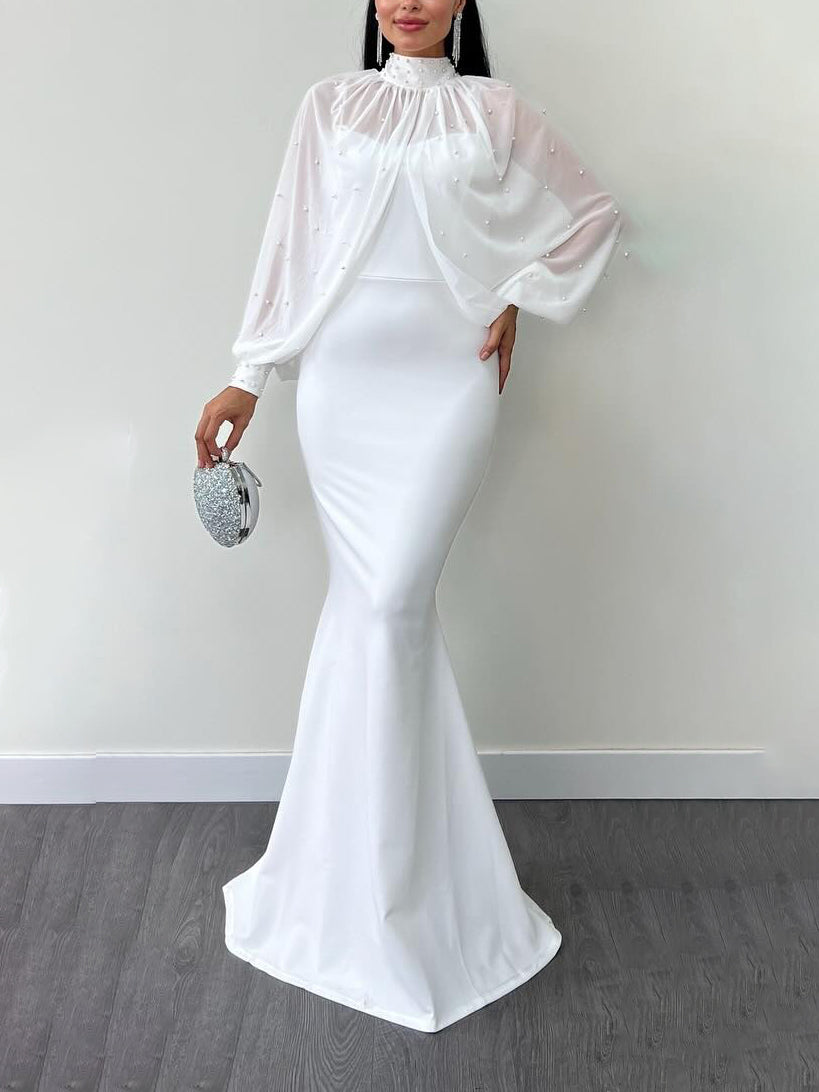 Платье-комбинезон из двух частей с открытой спиной, прозрачной отделкой и бисером, на бретелях.