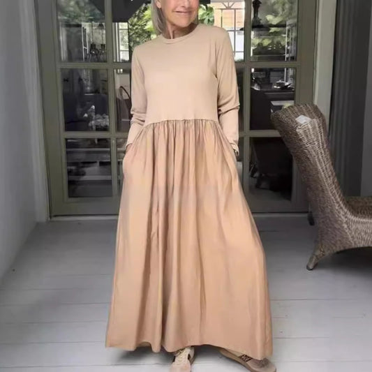 Женское вязаное платье миди с карманами