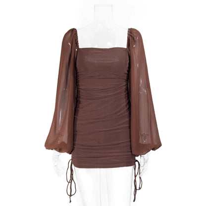 Элегантное облегающее платье с глубоким вырезом, вырезом и узлом, плиссированное.