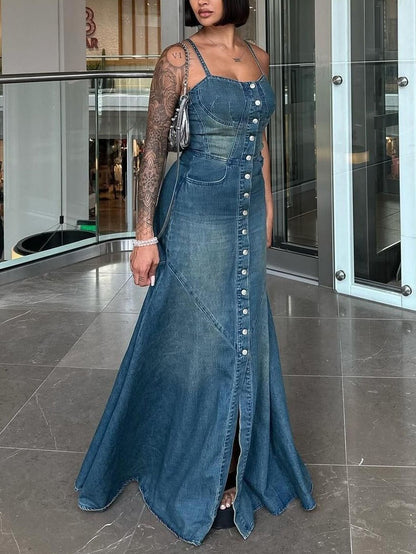 Джинсовое однобортное платье на подтяжках