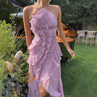 Платье с оборками, складками и асимметричным подолом